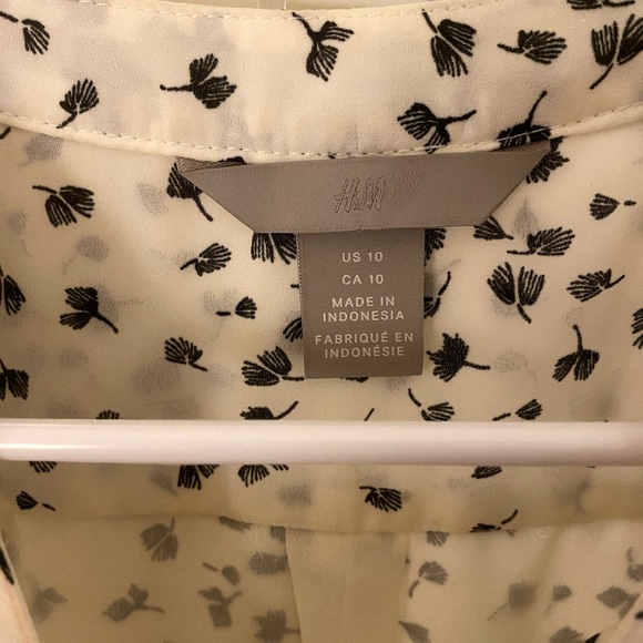 Sleeveless Dress with Waist-belt - Picture 2 of 2